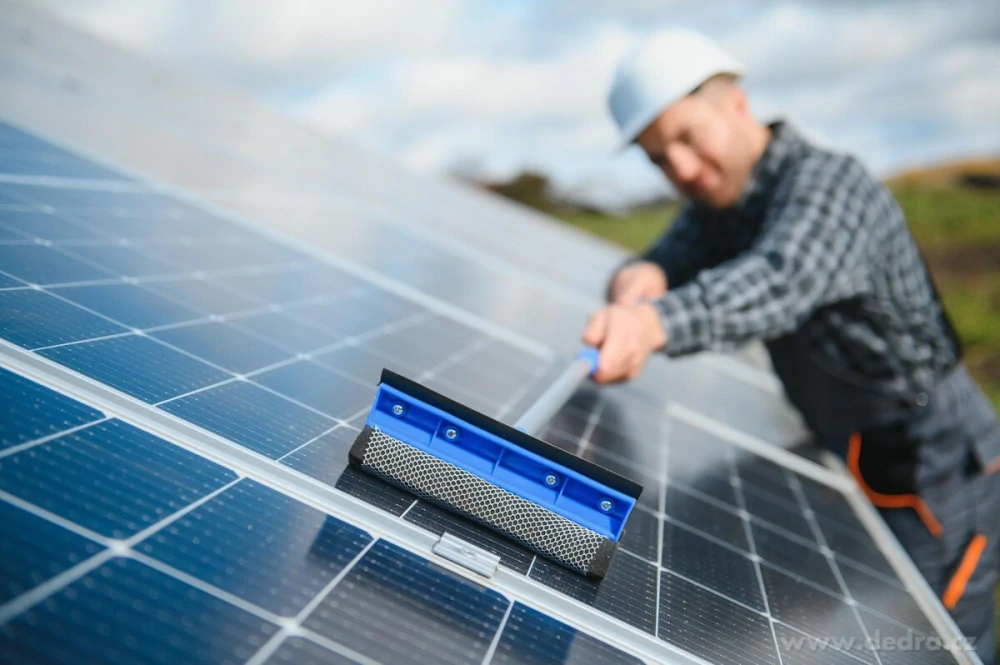 DEDRA SOLARIS AKTIVNÍ PĚNA intenzivní čistič solárních panelů/fotovoltaických systémů, 500 ml