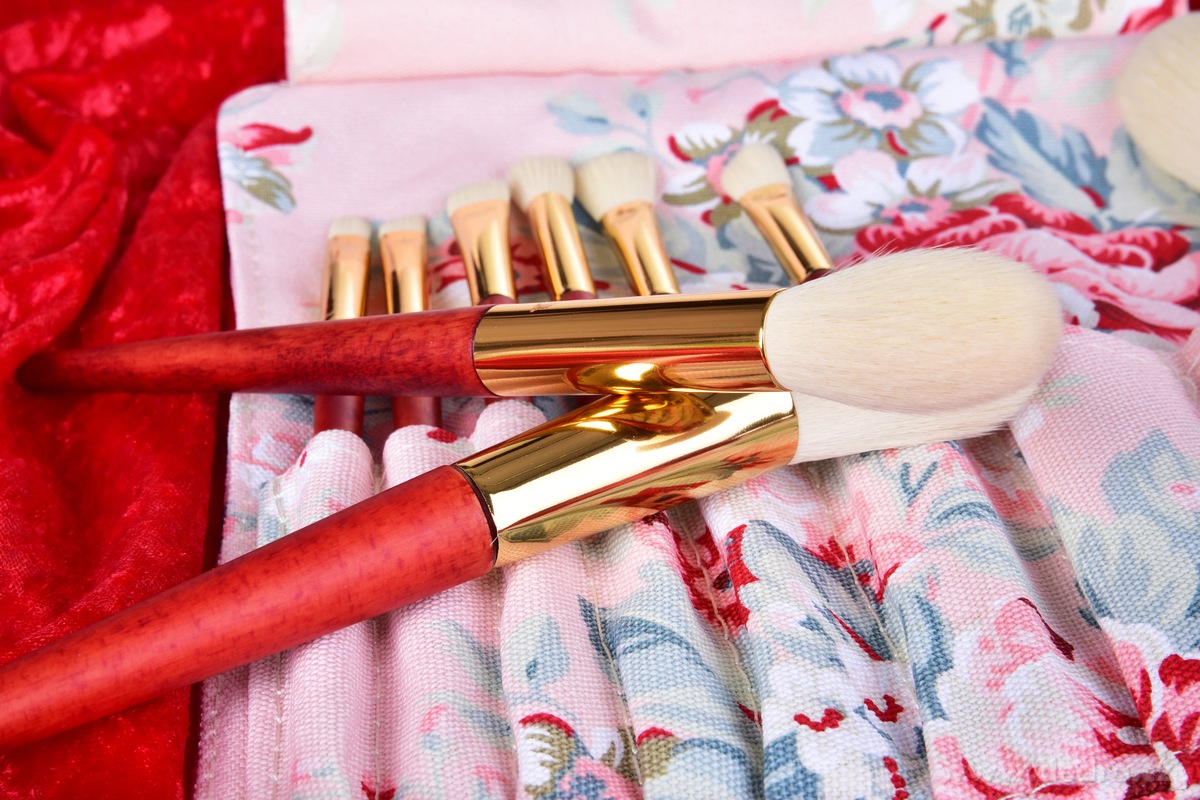Profesionální štětce na make-up v látkovém pouzdře 9 ks , růžová