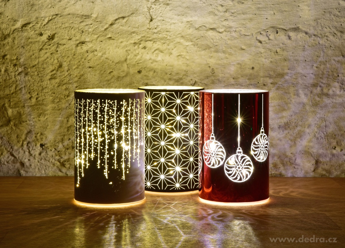 Skleněný svícen s led osvětlením, lesklý červený 15.5 cm