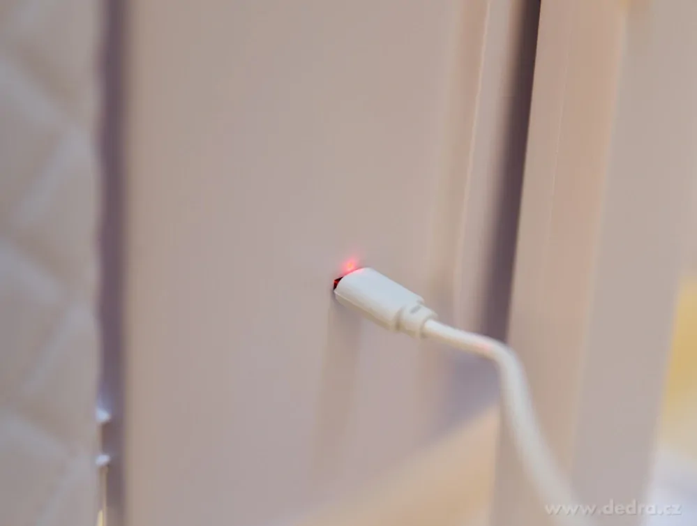 USB dobíjecí kouzelné zrcadlo s LED osvětlením a zvětšovacím zrcadlem